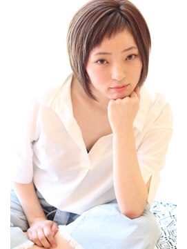 エアリ(airRe) グレージュハイライト入りショートボブ