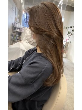 テオ(Theo) Theo/ロングレイヤースタイル/グレージュ/色気バング