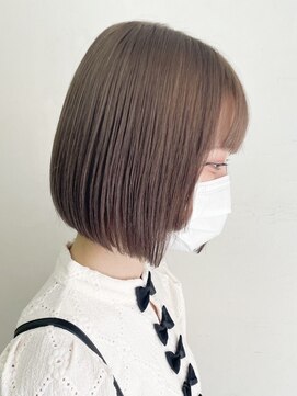 ヒビヲ(HIBIO) ショートボブ切りっぱなしベージュカラーダブルカラー20代30代