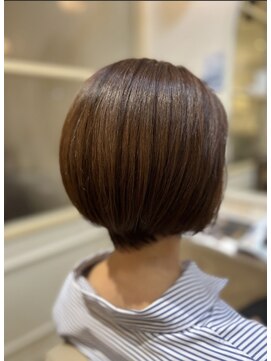 ソファ(sofa) 秋色カラー×ショートスタイル