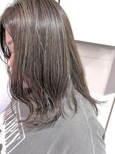 クララデアンシュシュ クララ店(Kurara de UN CHOU-CHOU) グレージュカラー