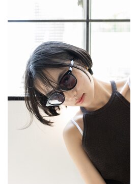 韓国風巻きのフェザーショートくすみベージュ