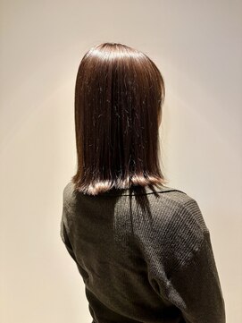 ケークリエイティブコード(K creative COrDE) ツヤ感重視のナチュラルストレートミディ