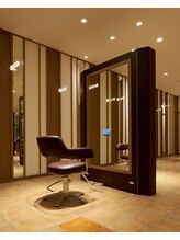 美容室 ビ フェスカ(B FESCA)