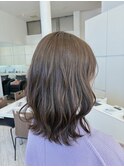 オリーブベージュ