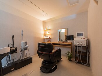 オッディーヘアー アンド スキン(ODDIY HAIR&SKIN)の写真/【メンズ専門店】完全個室のマンツーマン施術で髪や頭皮のお悩みを改善に導きます！仕事終わりでも◎[玉村]