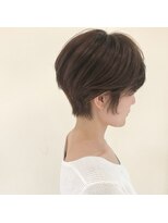 デフィー(DEFY) ショートスタイルのグレージュカラー