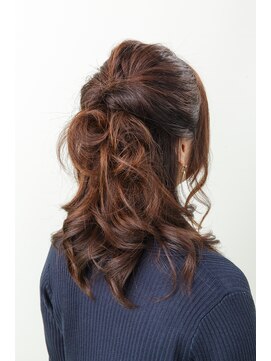 エスアンドエフ美容室 松富店(S&F) 大人なハーフアップスタイル