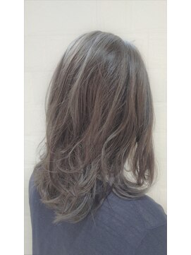 イーチ ヘアーアンドトータルビューティ(each hair&total beauty) 透け感ブルー★担当　相川美緒