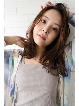 サングース(Sungoose) Sungoose カーキグレージュ大人かわいいフェザーバング