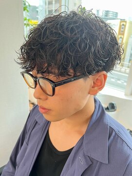 ウェイビーエフティフィフス 横浜西口(WAVEY ft.fifth) 波巻きパーマメンズパーマメンズヘアツーブロックツイストパーマ