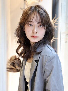 エムスラッシュフィール 東戸塚(M.SLASH FIEL) くびれカール/センターパート/抜け感ヘア/モテ髪/FIEL東戸塚