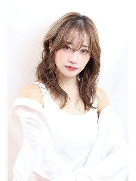 ビューティーアンドフリー ハチ(Beauty&Free 8 HACHI) ミディアム/顔周り/ナチュラルウルフ/レイヤーカット