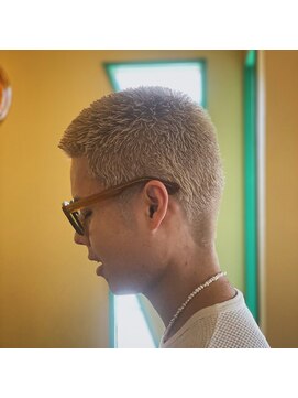 エルエー 近江八幡店(L.A) 店長【椛島】ハイトーン×ボウズスタイル