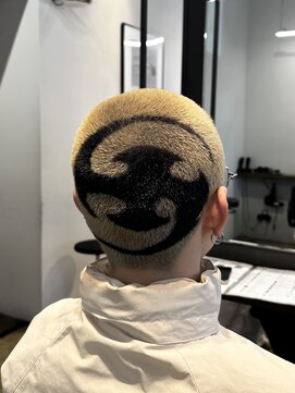 ザデイ カットアンドカルチャーショップ(THE DAY CUT&CULTURE SHOP) 坊主アート