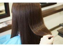 髪質改善「酸熱トリートメント」で感動の手触りを実感！