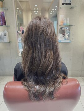 エム インターナショナル 春日部本店(EMU international) 白髪ぼかし×ハイライト