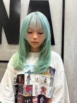 ジーナ(XENA) ホワイトブロンド×イメチェンヘアスタイル