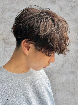 アノ(Ano.) 大分ニュアンスパーマセンターパートフェザーパーマ毛流れパーマ