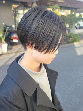 アムリタ 三鷹(AMRITA) 顔周りぱっつんショート