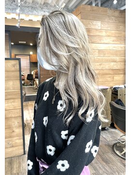 ハグ 横浜(HUG) シャドールーツ＊バレイヤージュ　パールブロンド