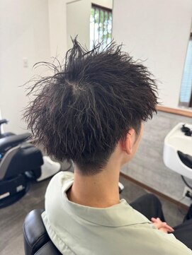 エイト(AITE) ベリーショート/ダークアッシュ/ニュアンスパーマ/韓国マッシュ