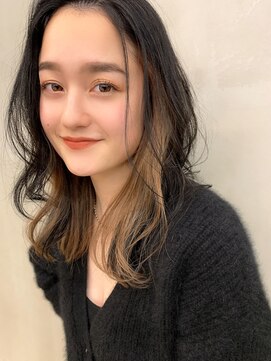 ロゼ 枚方(Rose) 【ROSE】黒髪＿インナーカラー＿レイヤーカット