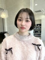 オリーブグレージュ_ライトニング_前下がりボブ_シースルー