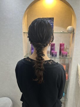 カラークチュール(Color Couture) ミディアムヘア/暗めカラー/デザインカラー/縮毛矯正/くびれヘア