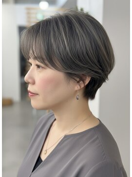 大人ショートボブ/白髪ぼかし/レイヤーショート/30代40代50代