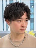 眉毛カット 20代 ツイストパーマ 束感 刈り上げセンターパート