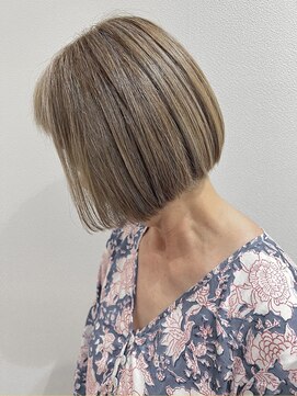 ジエクトアイロ 江坂駅前 似合わせボブ/フェザーショート/細めハイライト