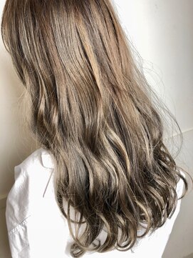 レジスタヘアーワークス (REGISTA hair works) ベージュ