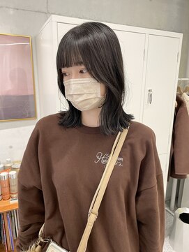 ローウェ 渋谷(Louwe) 透明感のあるグレージュカラー《misaki》