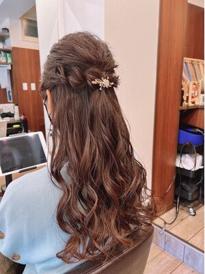 結婚式やライブなどのイベント前に♪編み下ろしヘアやハーフアップ、巻きのみヘアセットも可能です◎[押上]