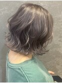 2ブリーチ グレー ボブヘア