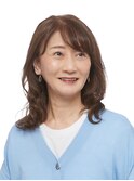 ふんわりパーマで優しく大人なミディアムヘア