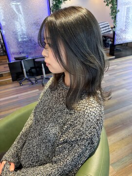 ヘアースパリゾート リアン 燕三条店(Lien) グレー_インナーカラー_