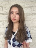 透明感のあるベージュカラー