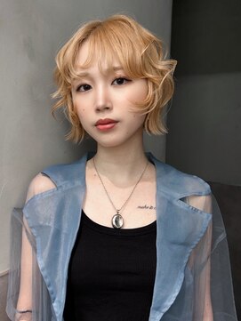 シオン(shion) ボブショートミディアムブリーチハイトーン前髪カット_F0990