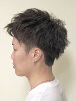 ヘアークリアー 蕨&nbsp;束感と動きで魅せる爽やかショートスパイキー
