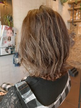 スチームを当てて頭皮のトリートメントを使用◇頭皮ケアをしながら疲れがとれる癒しの時間を提供致します＊