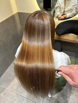 セントラル 三宮店(central) 【神戸三宮】潤いと艶を極めたプレミアム美髪ケア髪質改善