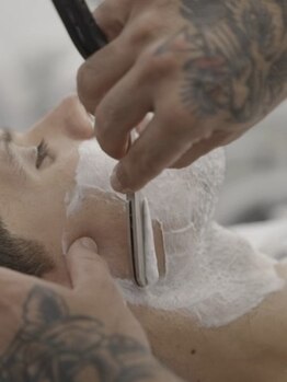 Barber shop TONY みなとみらい店の写真/【バーバーだから出来るフェイシャルケア】ヘアスタイルと合わせてひげ・眉毛の身だしなみもお任せください