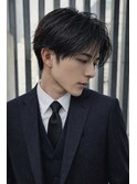 《スーツ仕事でもカッコいい》/シャドウパーマ/ベリーショート