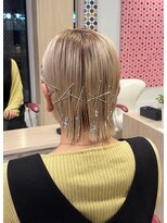 アース 会津若松店(HAIR&MAKE EARTH)&nbsp;ホワイトベージュのタイトなミニボブ