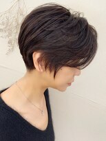 アヴァロン(AVALON)&nbsp;30.40代にオススメ！前下がりミセスショート×ボタニカルデジパ