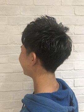 コム(com by neolive) 刈り上げショート 3