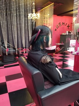 リミックス(REMIX by Love hair KING OF PRINCESS HAIR&EXTENTION) 原色派手髪 エメラルドグリーン ブラック