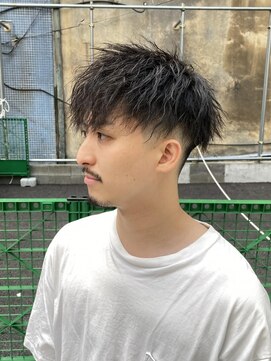 ドルクス 日本橋(Dorcus) ツイストパーマ　メンズサロン　渋谷原宿風フェードスタイル